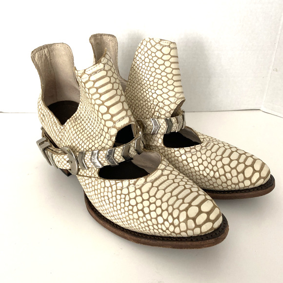 Freebird by Steven Ankle Boot Blade White Snake Embossed Leather Bootie Low 8 - Picture 2 of 12